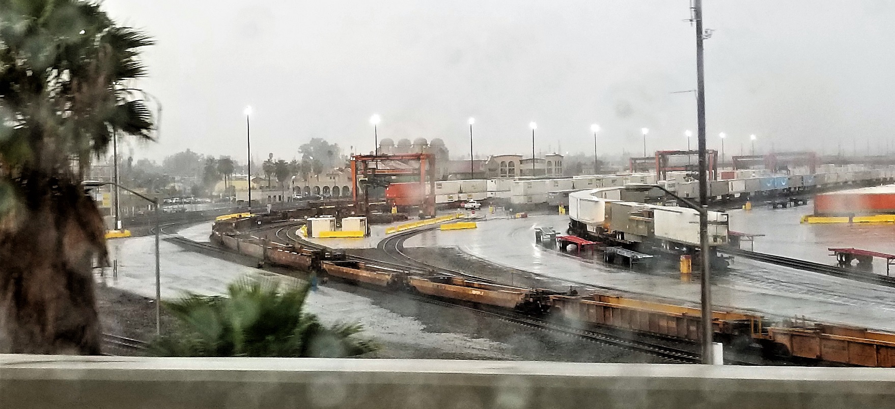 Terminal w Sławkowie: Węzeł logistyczny dla transportu towarów na terenie Polski